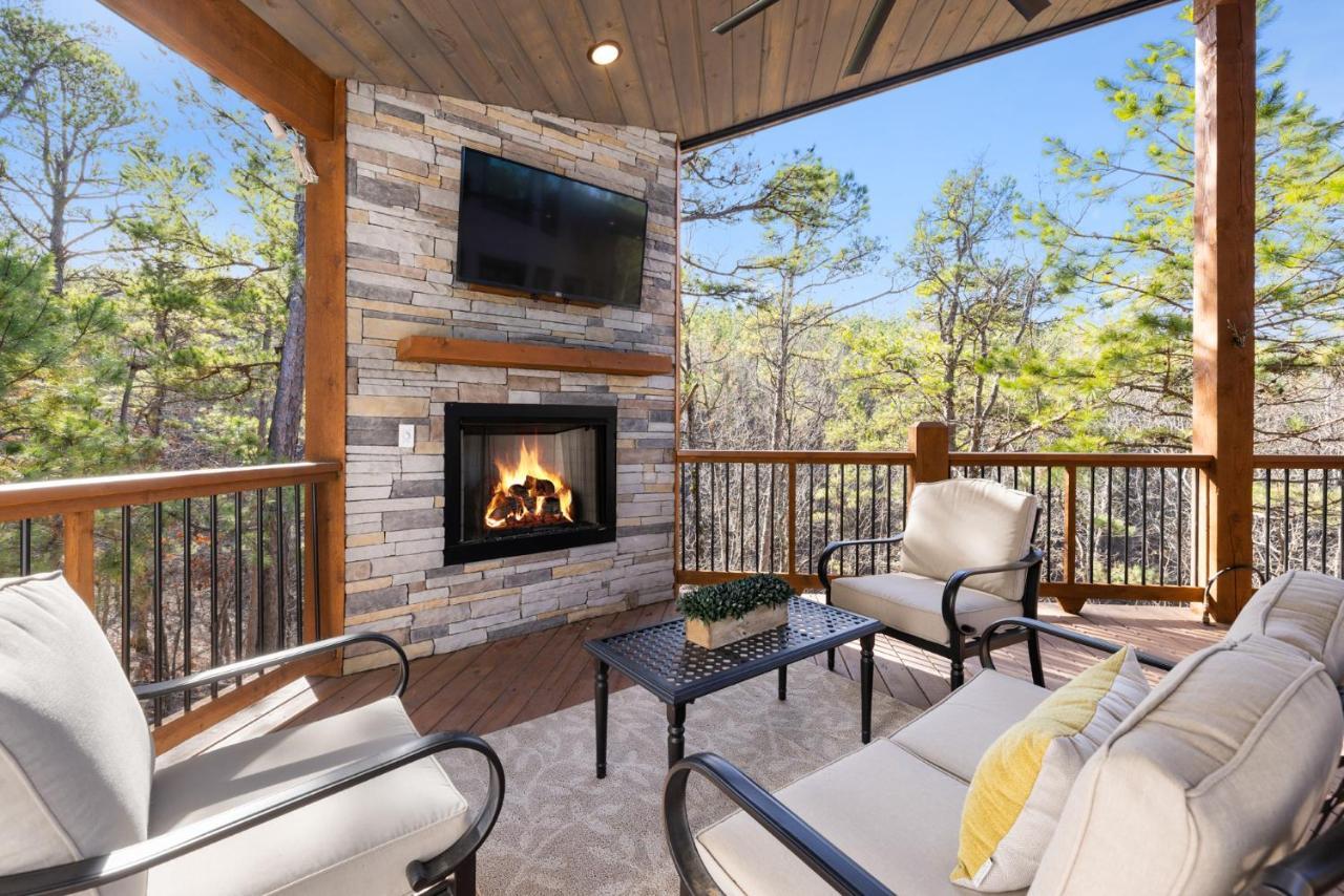 New Luxury Cabin, Hot Tub, Forest Views,Hotel Style Amenities Broken Bow Exterior foto