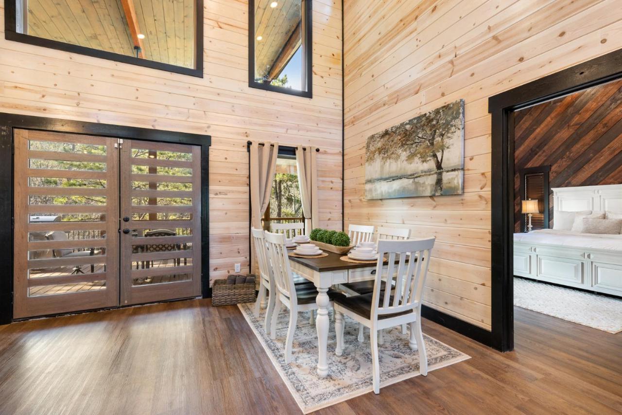 New Luxury Cabin, Hot Tub, Forest Views,Hotel Style Amenities Broken Bow Exterior foto