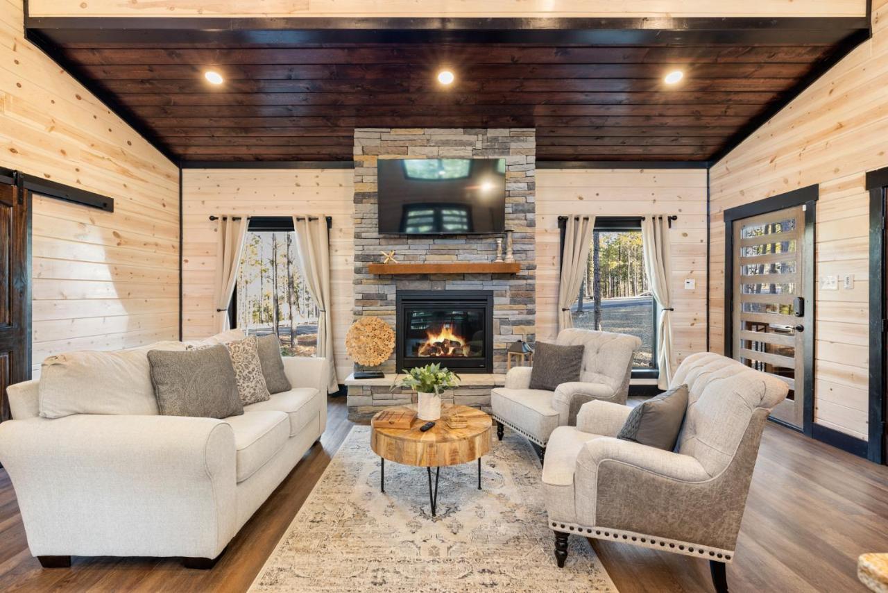 New Luxury Cabin, Hot Tub, Forest Views,Hotel Style Amenities Broken Bow Exterior foto